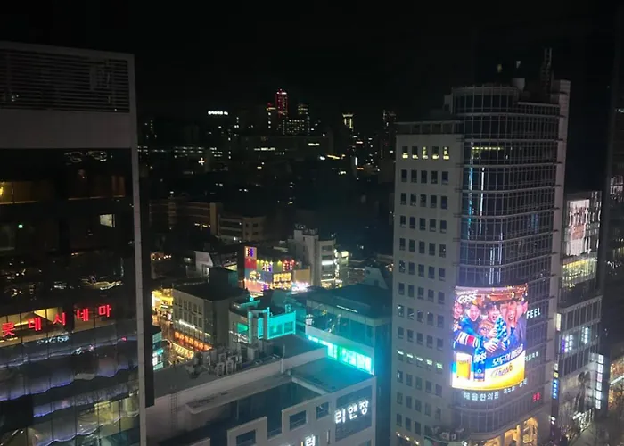 アパート With Hongdae *